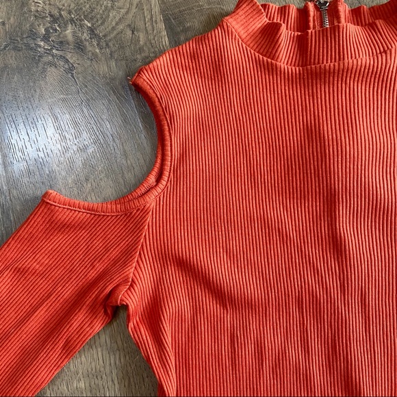 H&M Divided Cold Shoulder Orange top - Picture 3 of 5